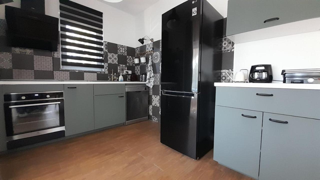 Apartments & Room Danijel Pinezići Exterior foto