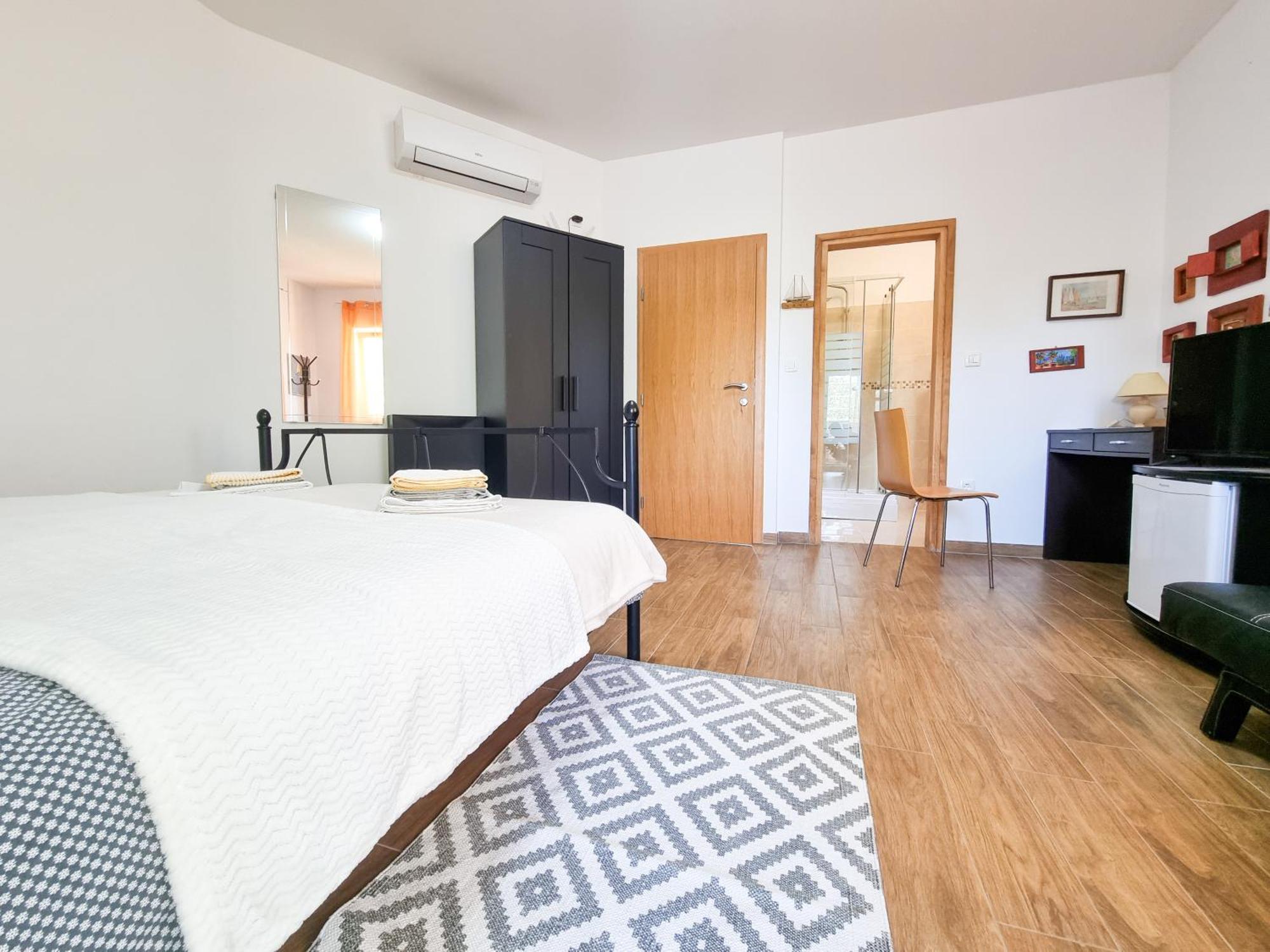 Apartments & Room Danijel Pinezići Exterior foto